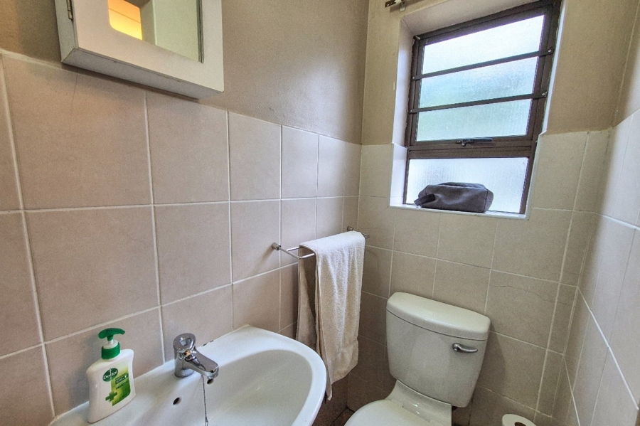 2 Bedroom Property for Sale in Vredekloof East Western Cape